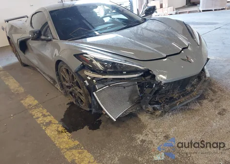 2025 Chevrolet Corvette Stingray Rwd 3Lt z USA, uszkodzony, nr VIN 1G1YC2D47S5100629